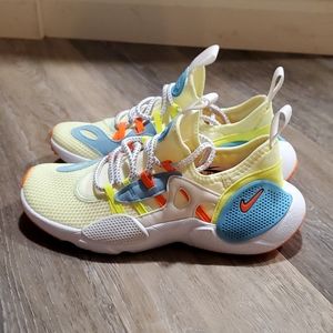 Nike React Presto GS Barely Volt  Womens 6 /youth size 4